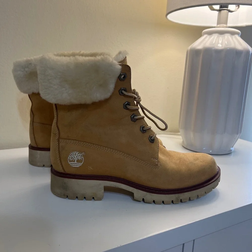 Timberland Womens Wheat Leather Faux Fur Trim Lace Up Boots 89379 Size 6M